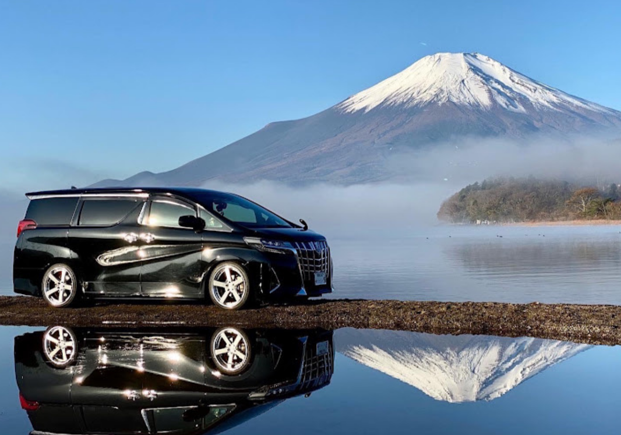 Luxury Toyota Alphard minivan